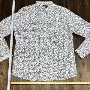 Handsome Marc Anthony brand slim fit stretch men’s XL sharp shirt